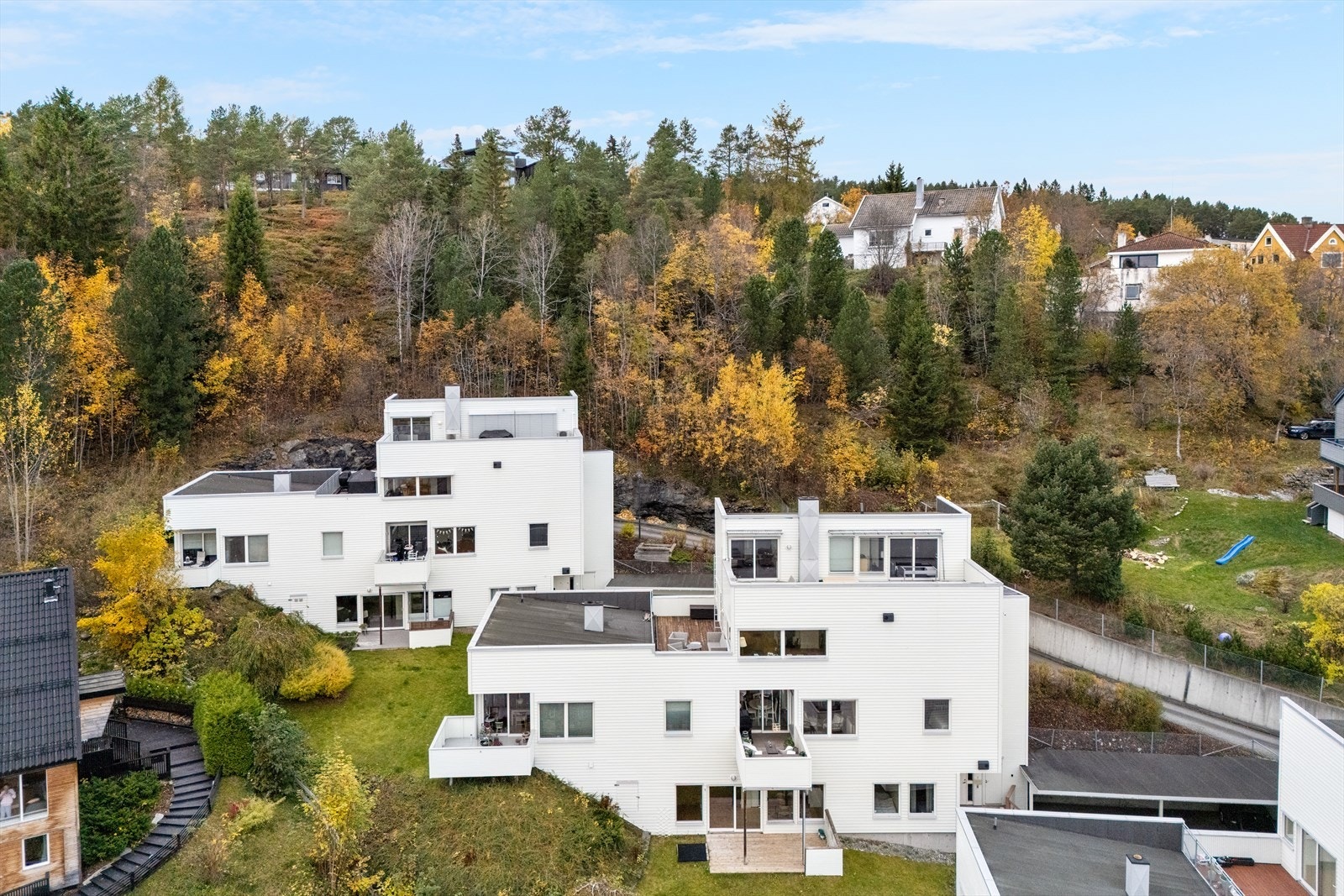 Leiligheten har en attraktiv beliggenhet ved Utsikten på Byåsen. Galleribilde