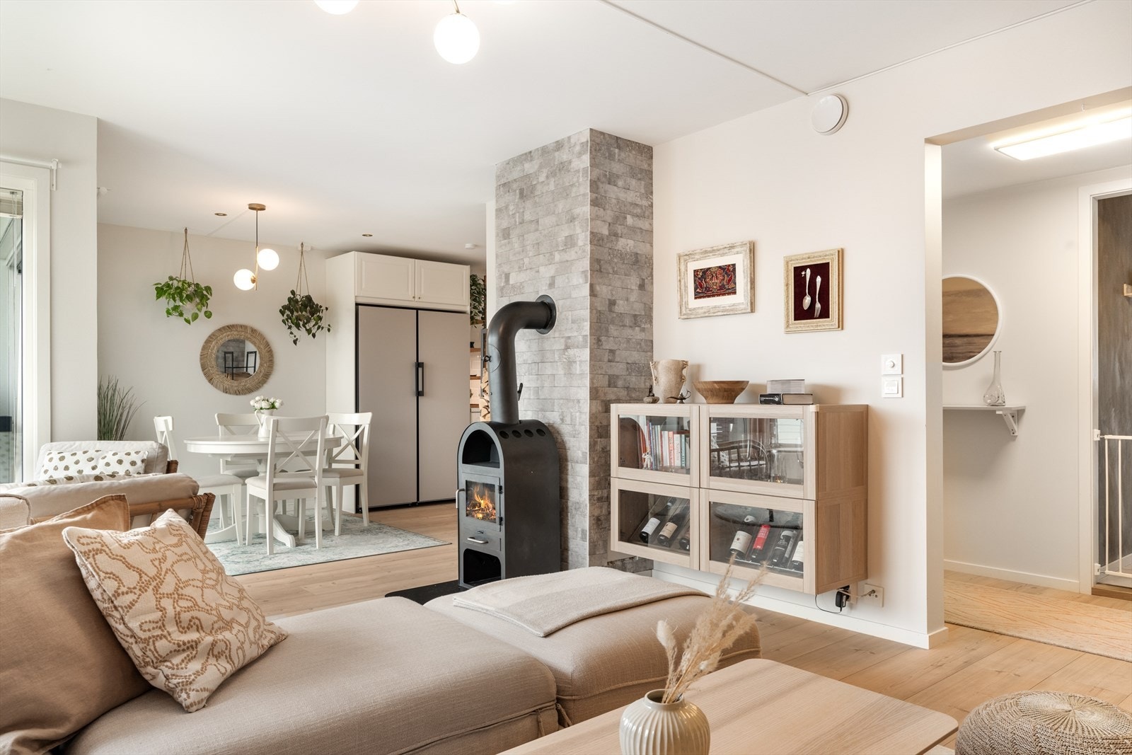 Leiligheten har et internt bruksareal på 83 kvm. I tillegg er den en utvendig bod på 5 kvm. Galleribilde