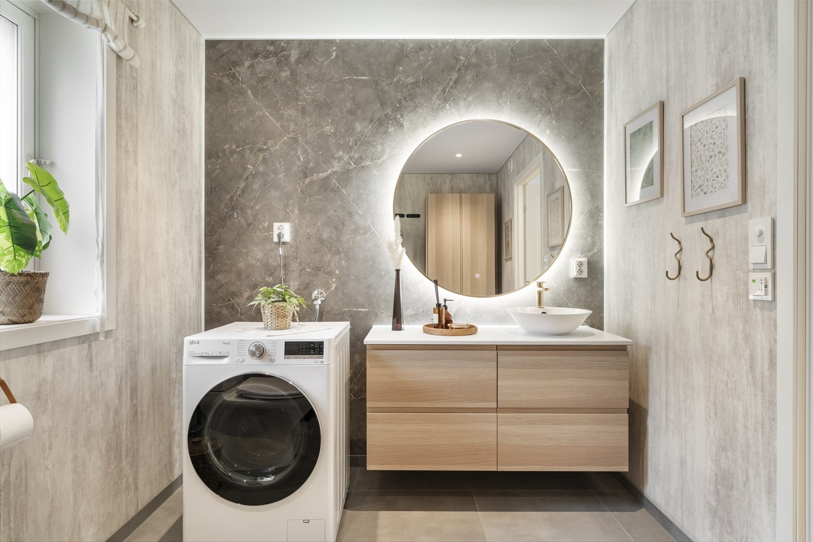 Tidligere prospekt opplyser at badet ble oppgradert i 2022. Nye varmekabler og spotter på bad, utført i 2022 av Elman. Galleribilde