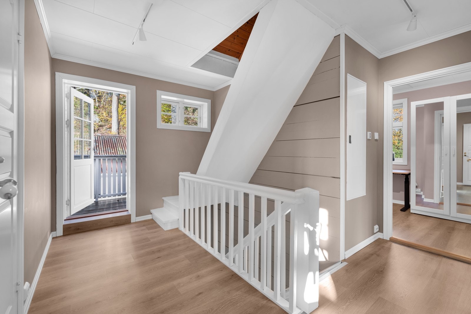 Gang - utgang til balkong Galleribilde