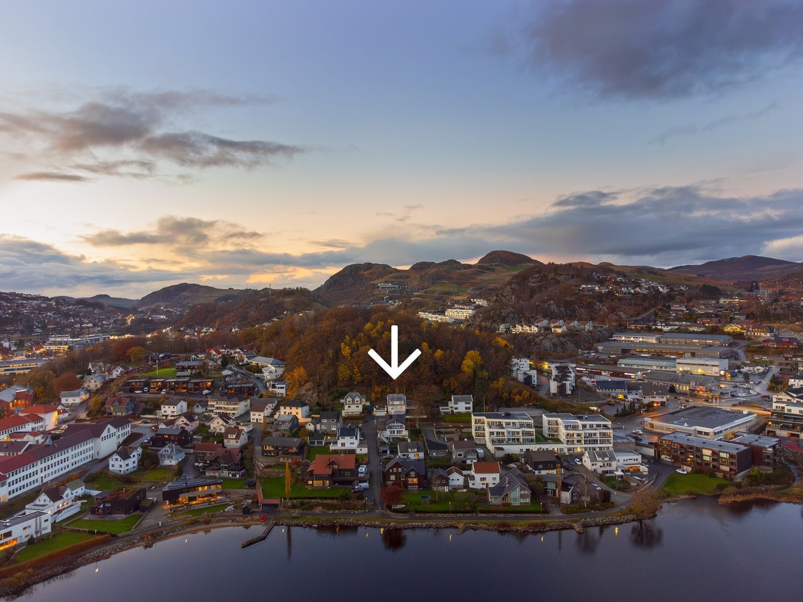 Flott beliggenhet i naturskjønne omgivelser Galleribilde