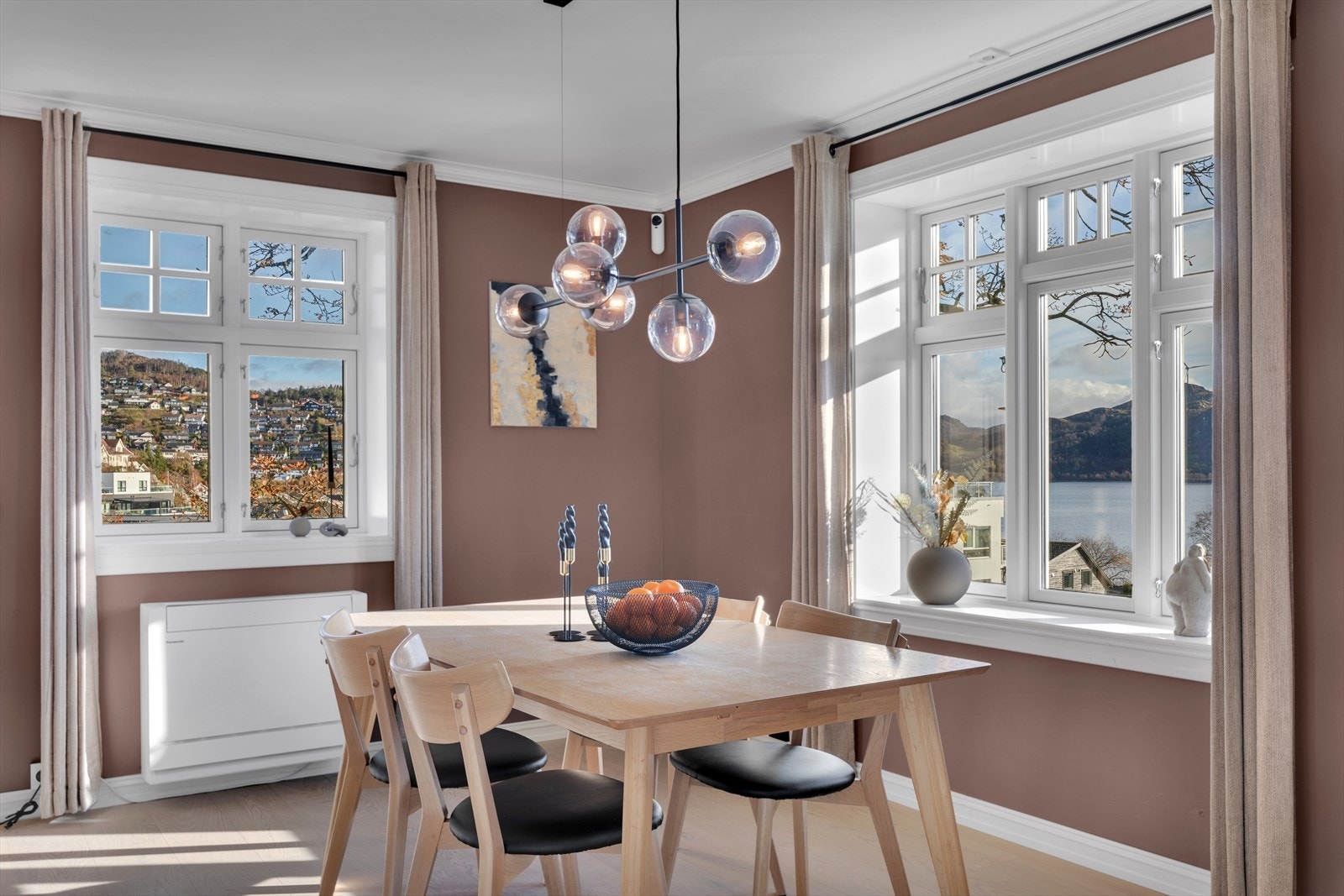 Spisestue med en fantastisk utsikt Galleribilde