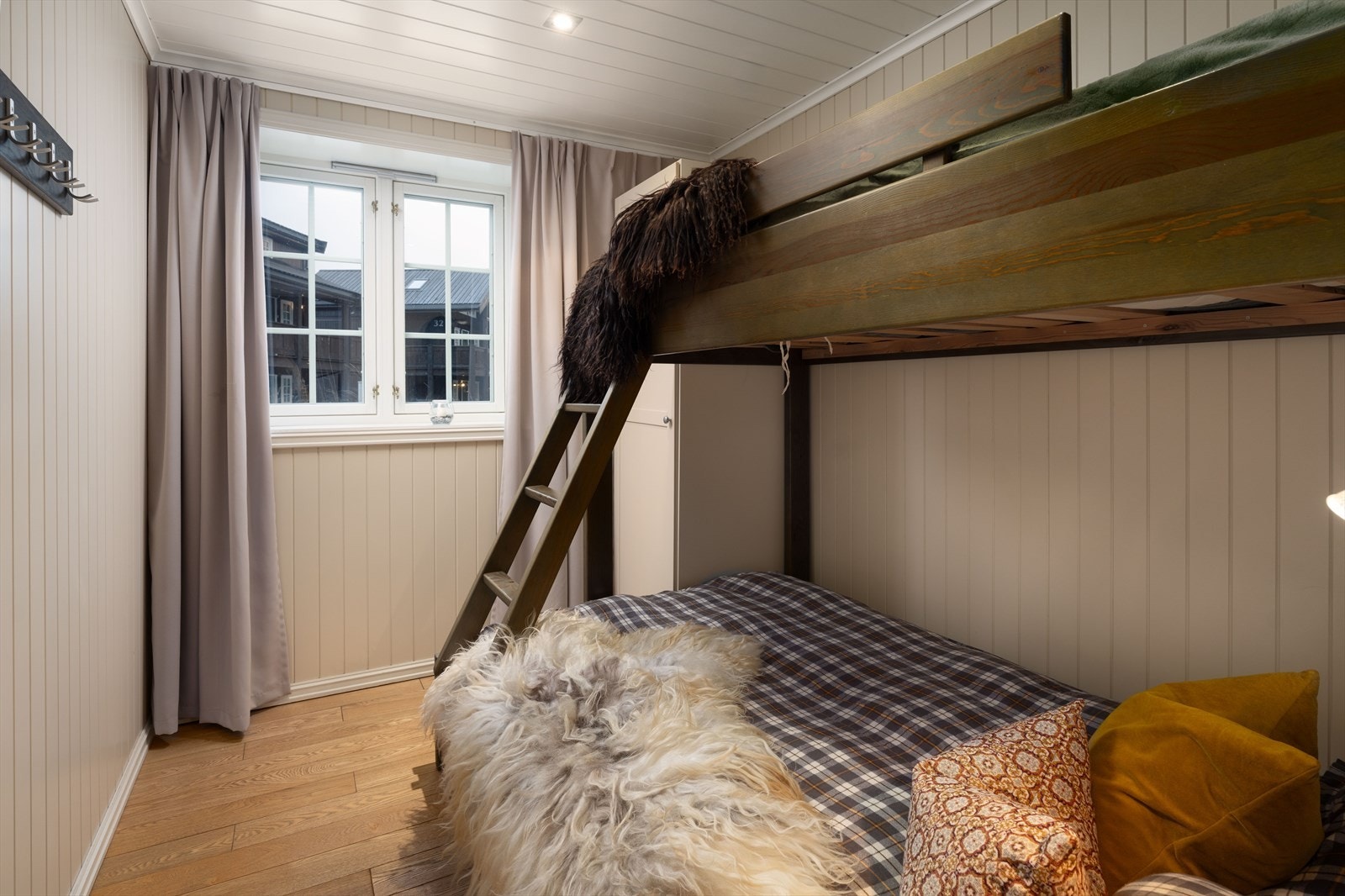 Soverom 2 i u. etg. Galleribilde