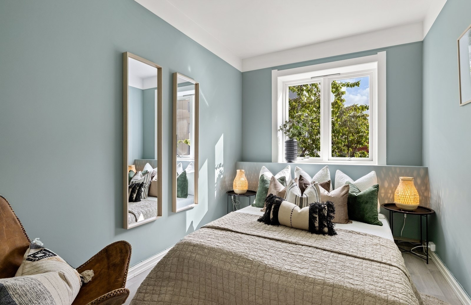 Hovedsoverommet er lyst og romslig Galleribilde