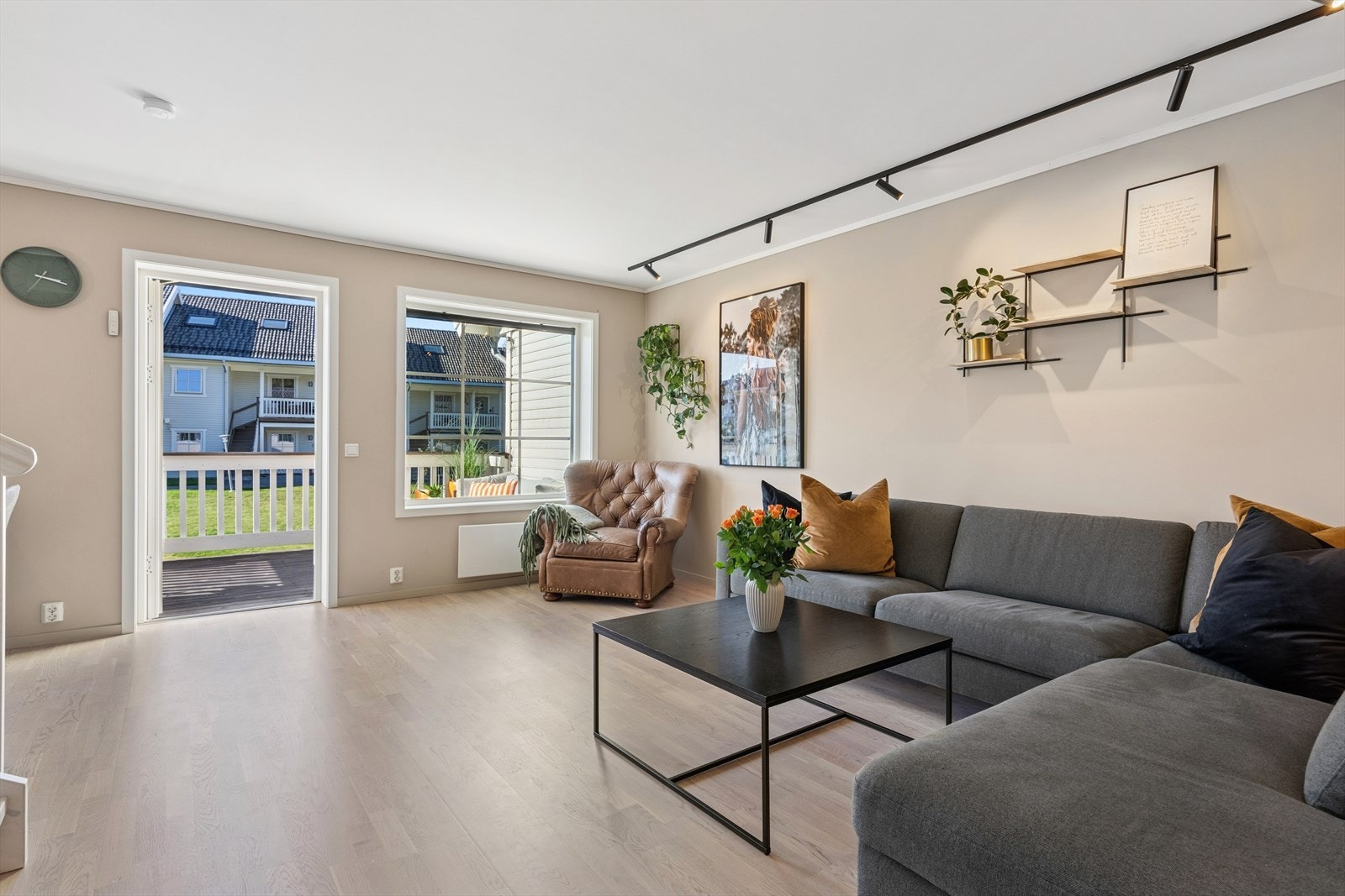 Stuen har utgang til terrassen. Galleribilde