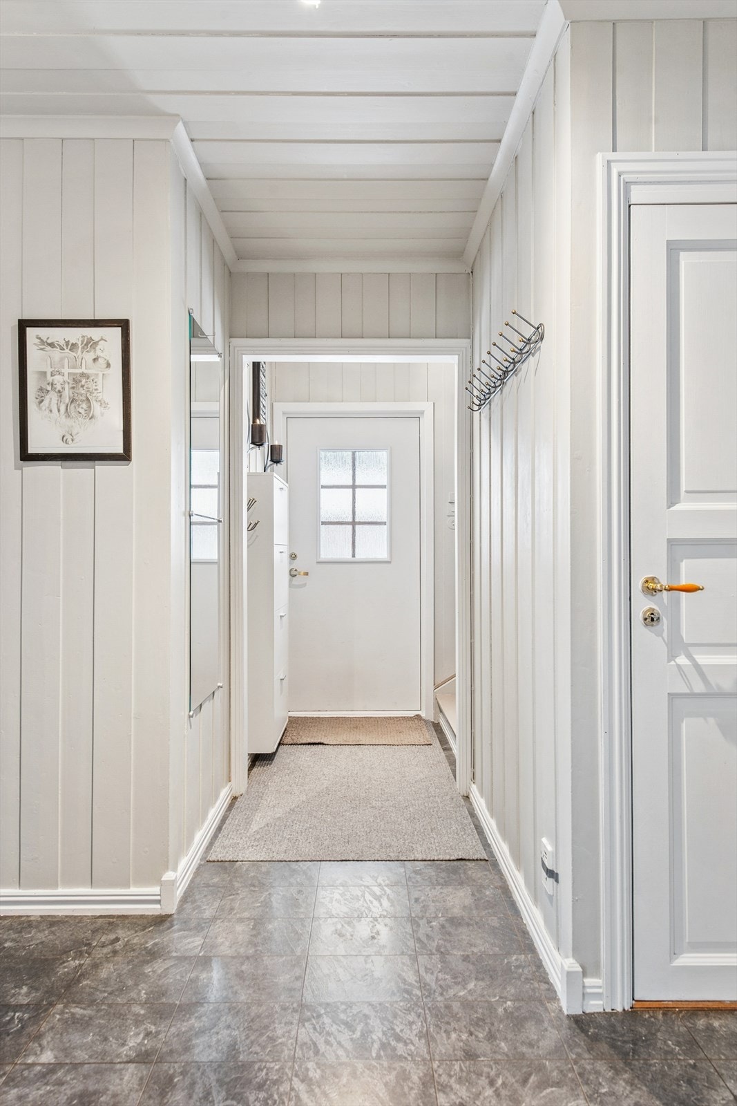 Entré/gang. Galleribilde