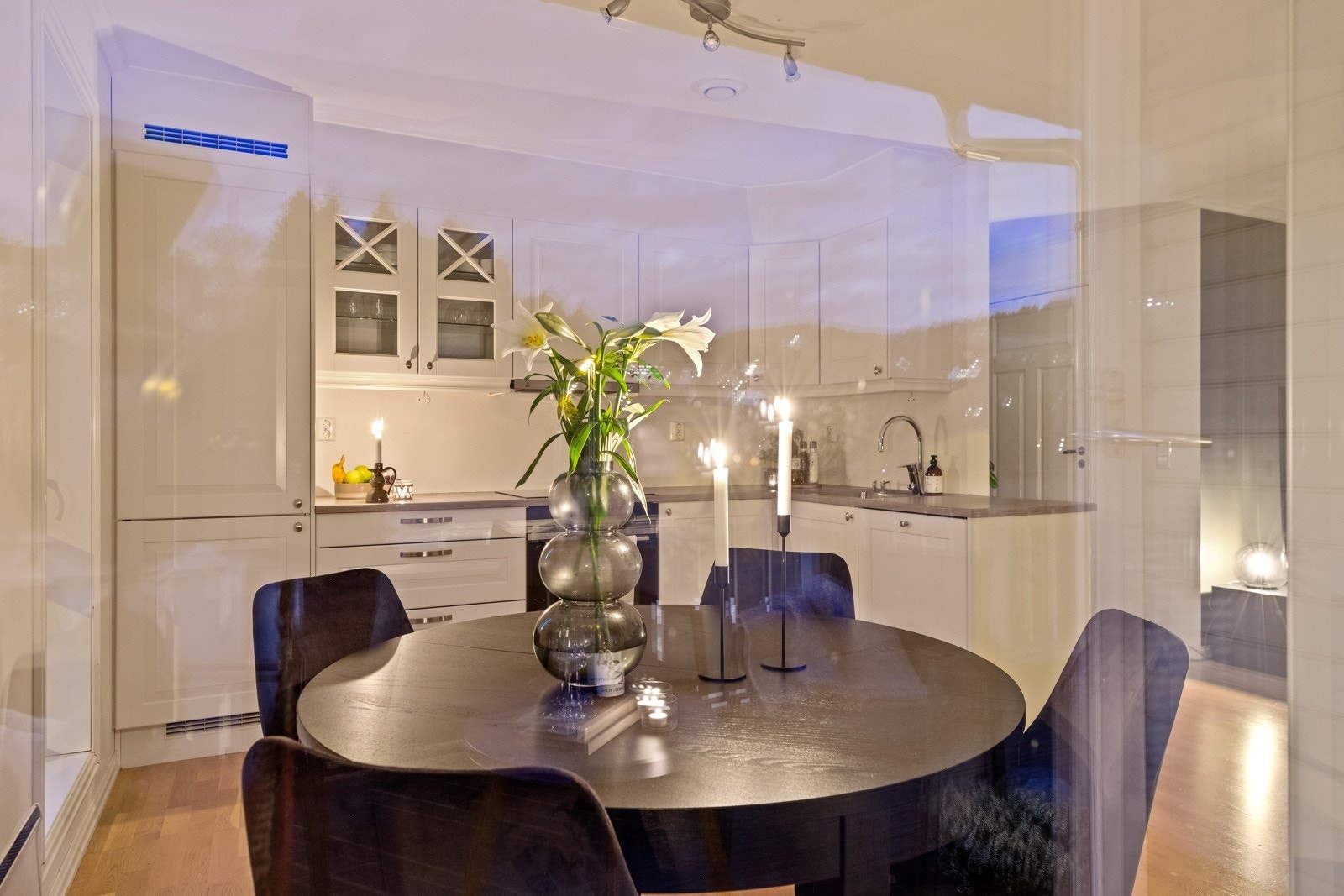 Velkommen til Ljåmovegen 5A- En innbydende 3-roms leilighet i firemannsbolig Galleribilde