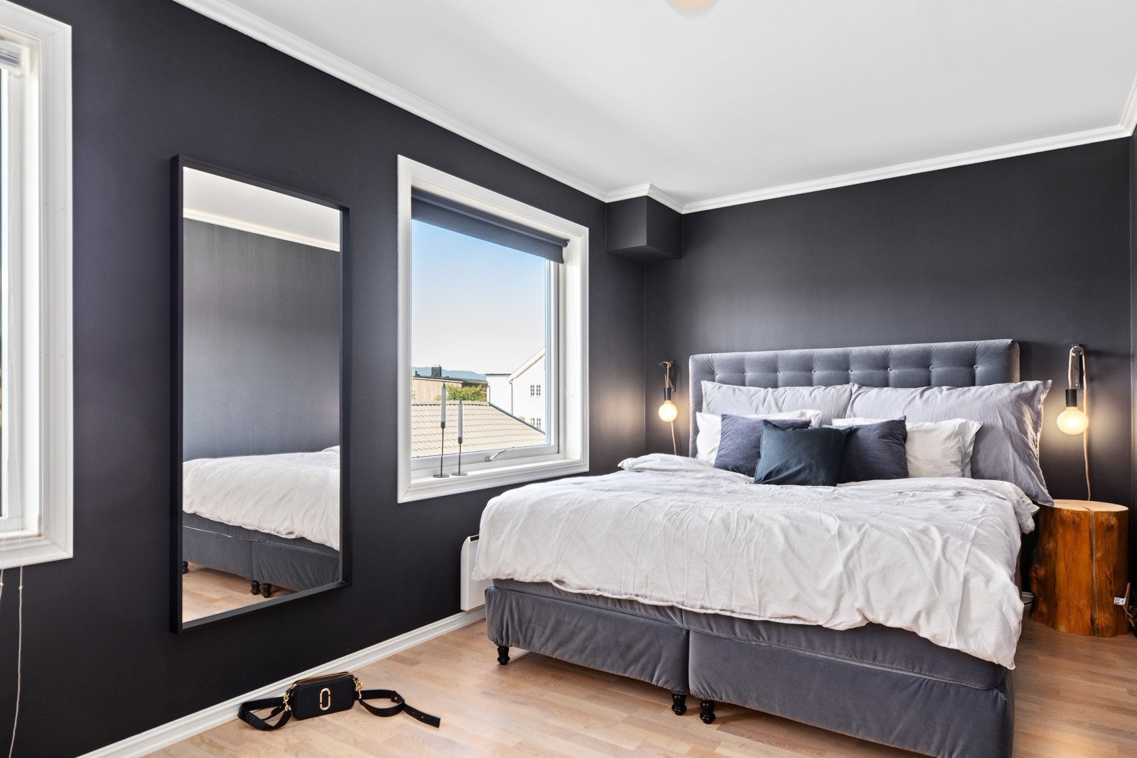 Hovedsoverommet er på hele 12kvm med god plass til dobbeltseng og annet møblement Galleribilde