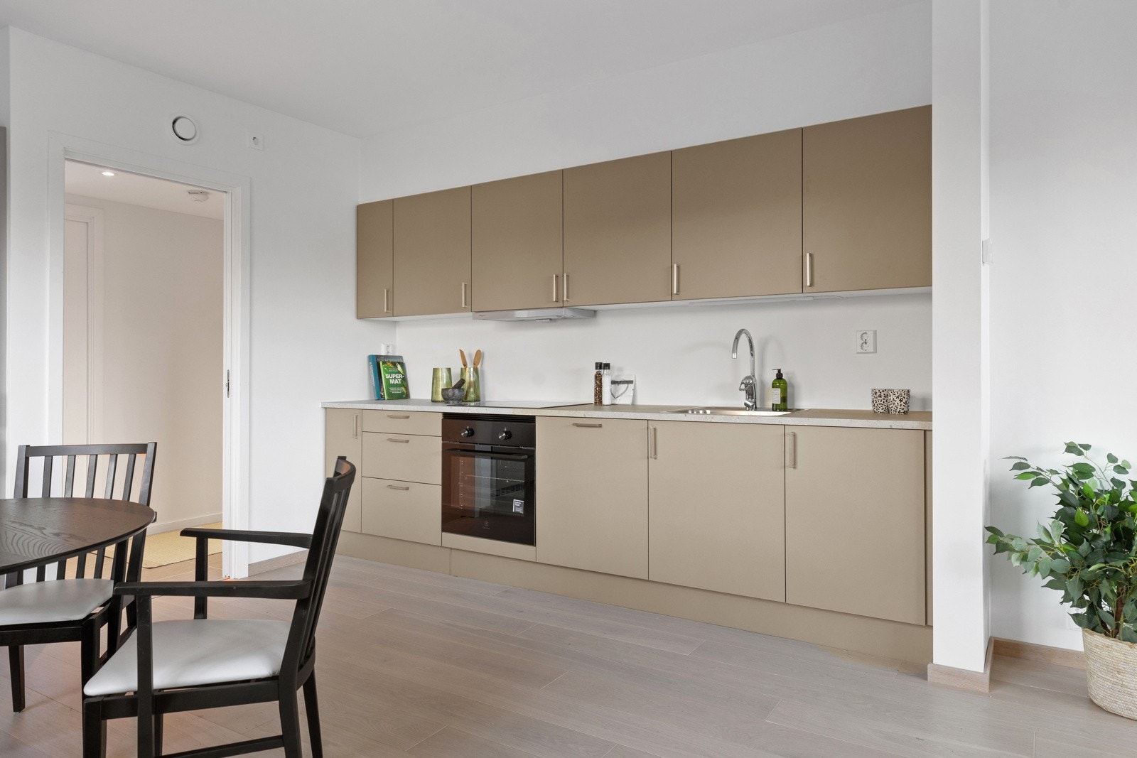 5 Kjokken02 (2) Galleribilde