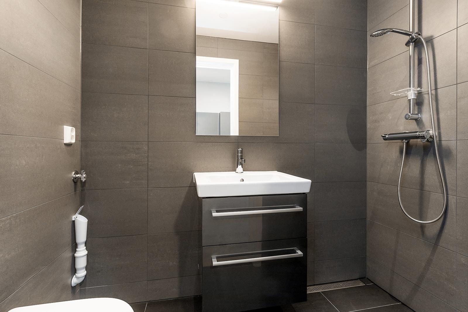 Flislagt bad. Opplegg for vaskemaskin (40cm) Galleribilde