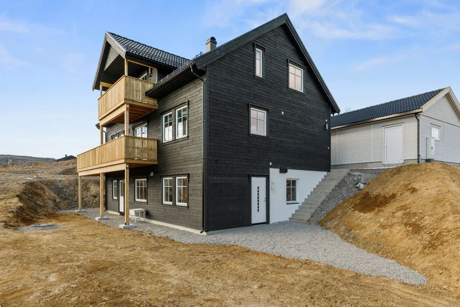 Fasade og uteplass (bildet er fra 2020) Galleribilde