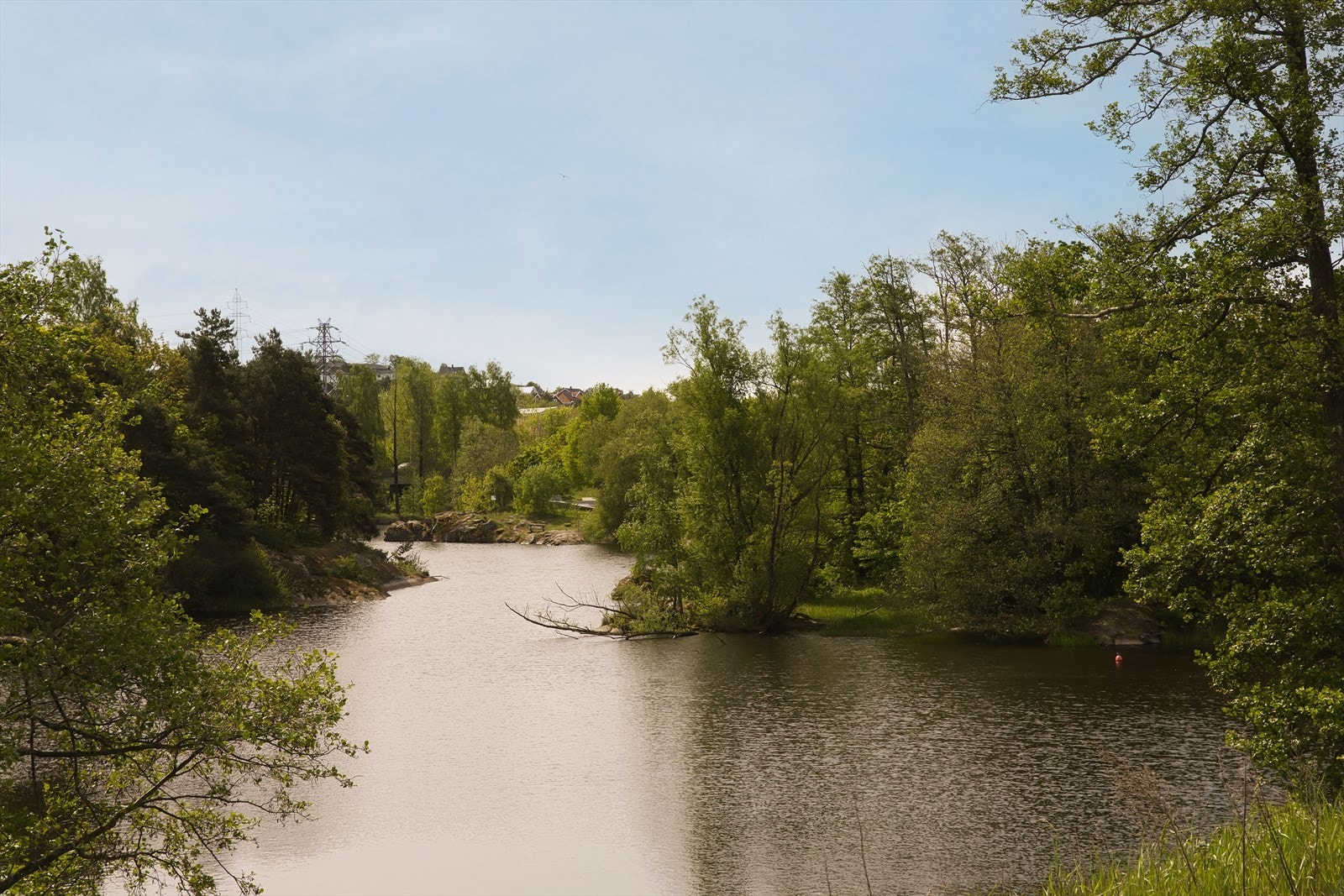 Boligområdet ligger rett ved Vansjø og det er turmuligheter i alle himmelretninger fra boligen! Galleribilde