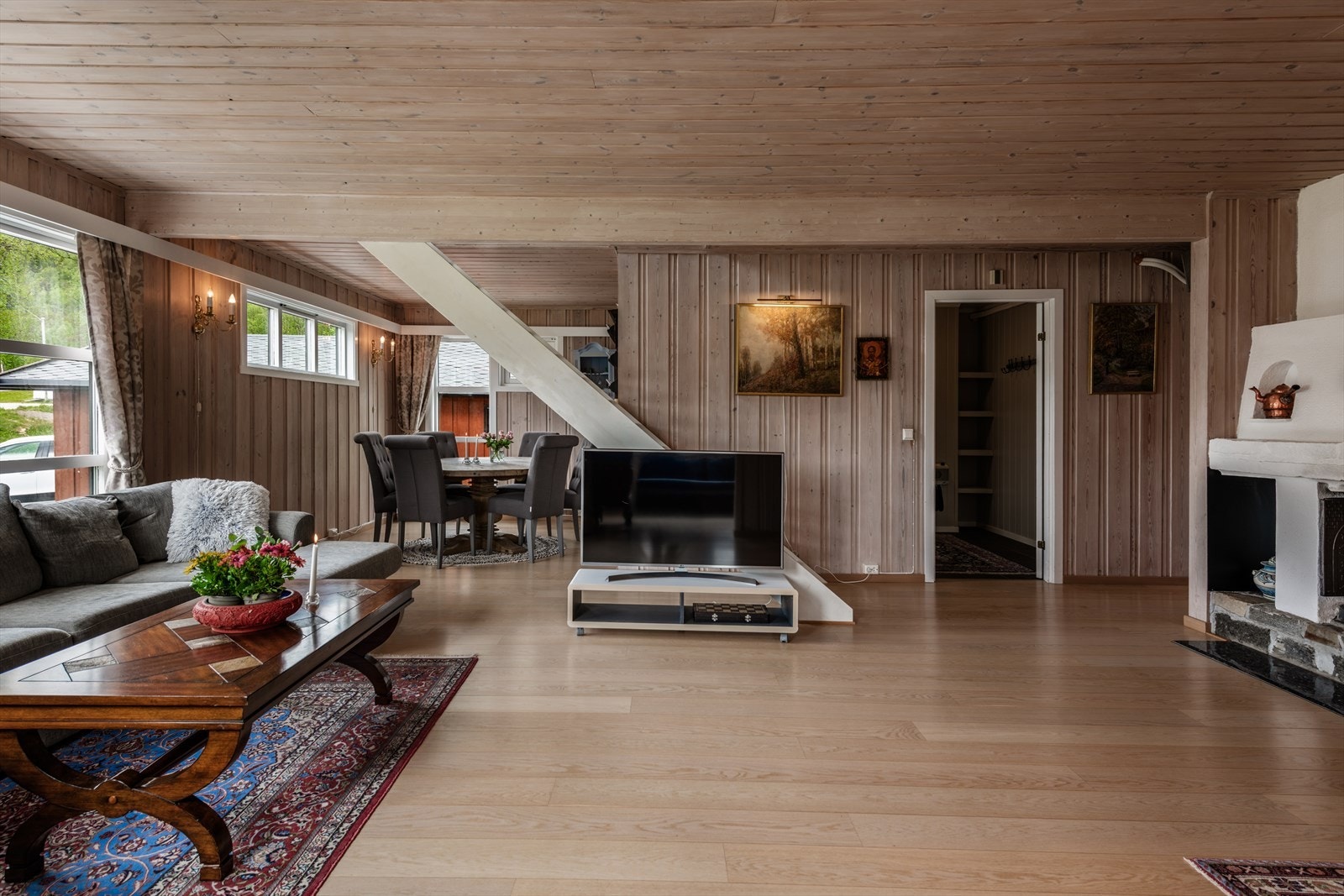 Stue/spisestue Galleribilde