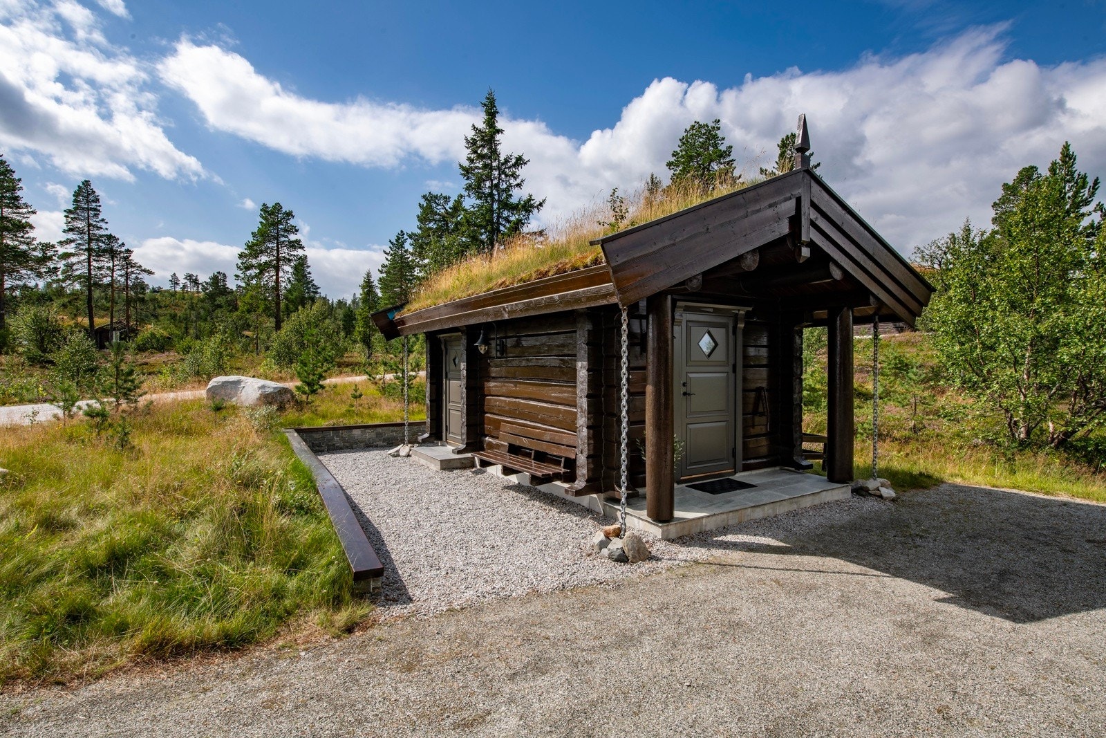 Det er også et anneks i samme stil som hytta. Galleribilde