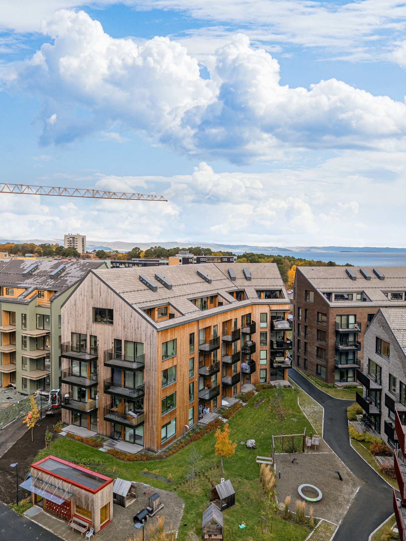 Leiligheten ligger i et nytt og populært område på Lade/Leangenbukta, som fortsatt er under utvikling. Galleribilde