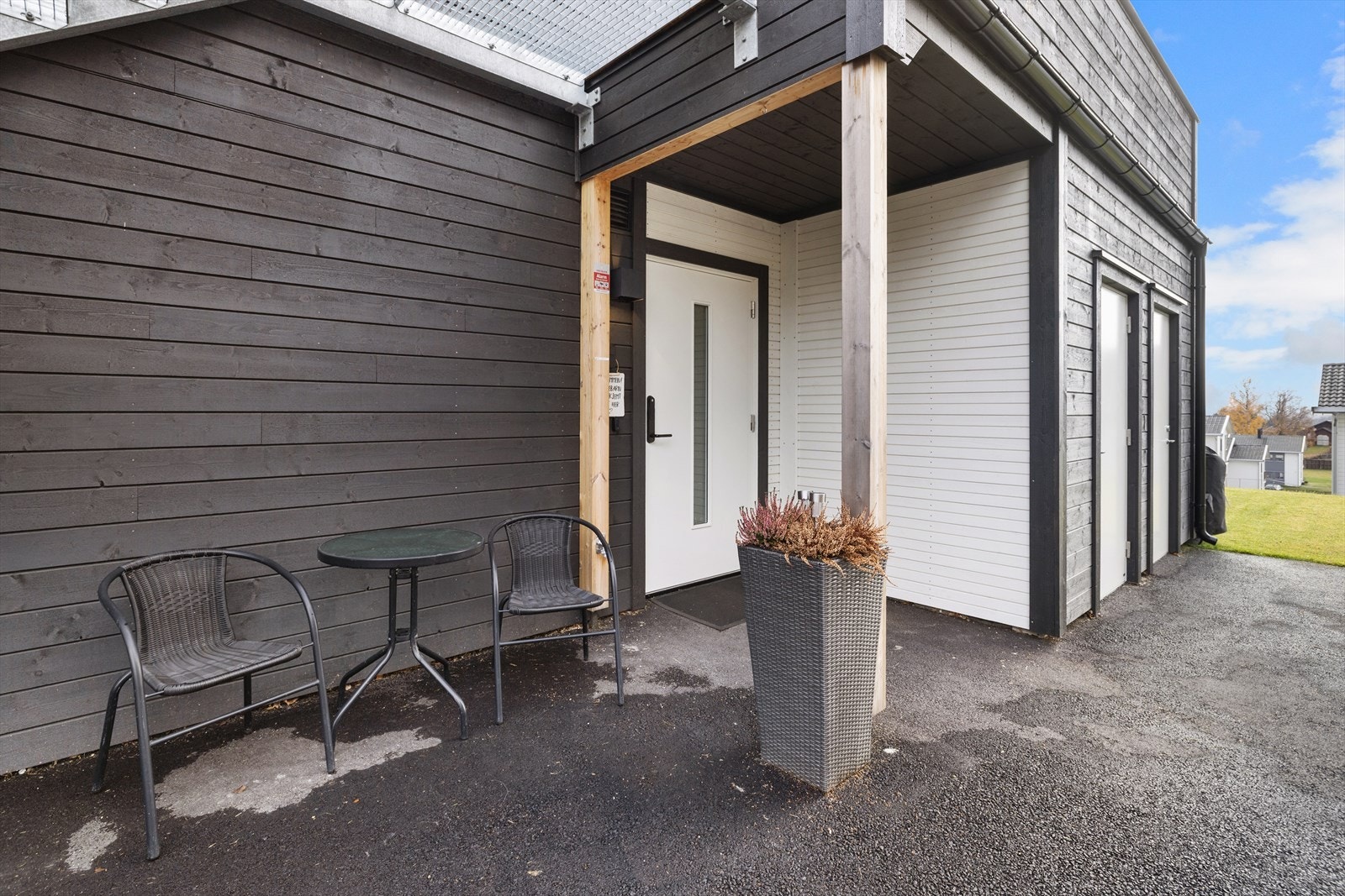 Overbygget inngangsparti. Galleribilde