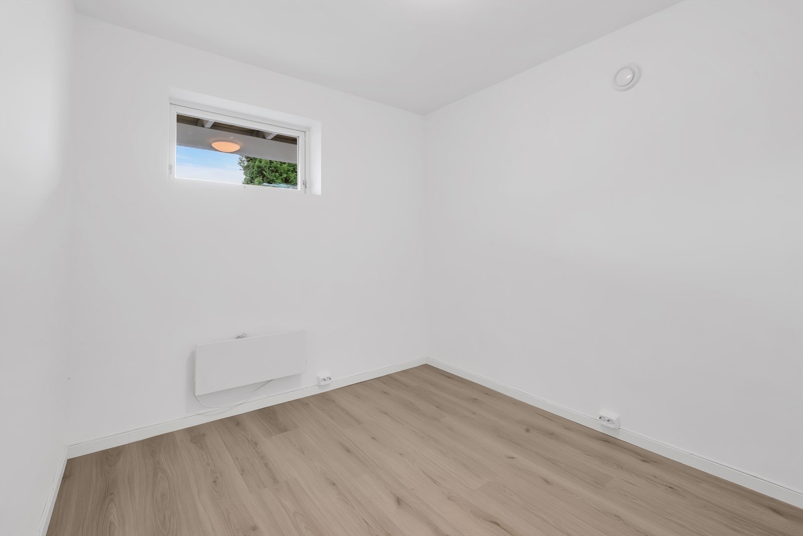 Det er godt med plass for å sette inn oppbevaringsløsning i boden. Galleribilde