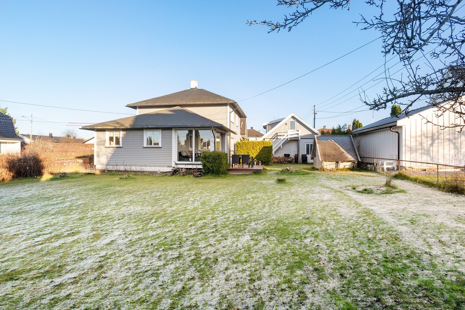 Her får du en stor enebolig som ligger i et attraktivt og barnevennlig område på Korsegård, ca. 1 km. fra Askim sentrum Galleribilde