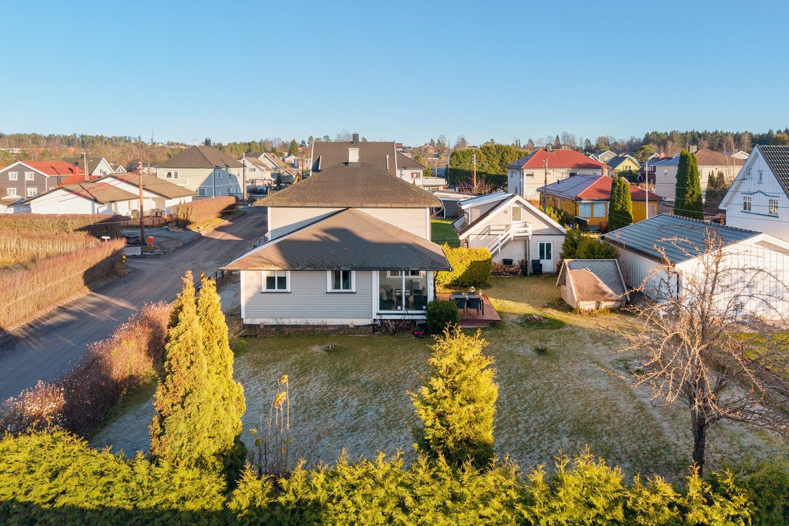 Området har nærhet til skoler, barnehager, offentlig kommunikasjon og et rikt utvalg av servicetilbud Galleribilde