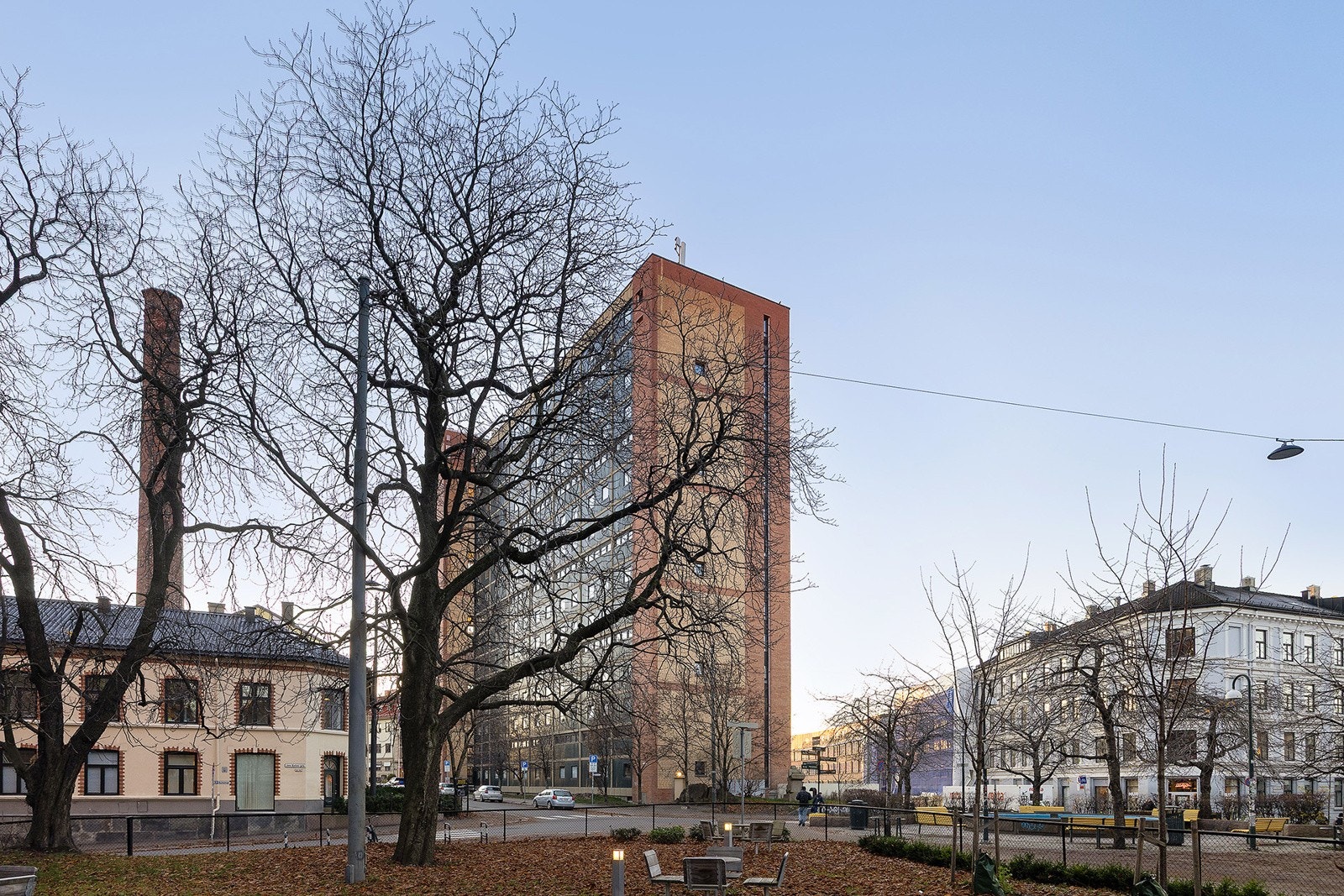 Fasaden. Mange arkitekter velger seg til de ikoniske Enerhaugblokkene, kjent for sin gode bokvalitet. Galleribilde