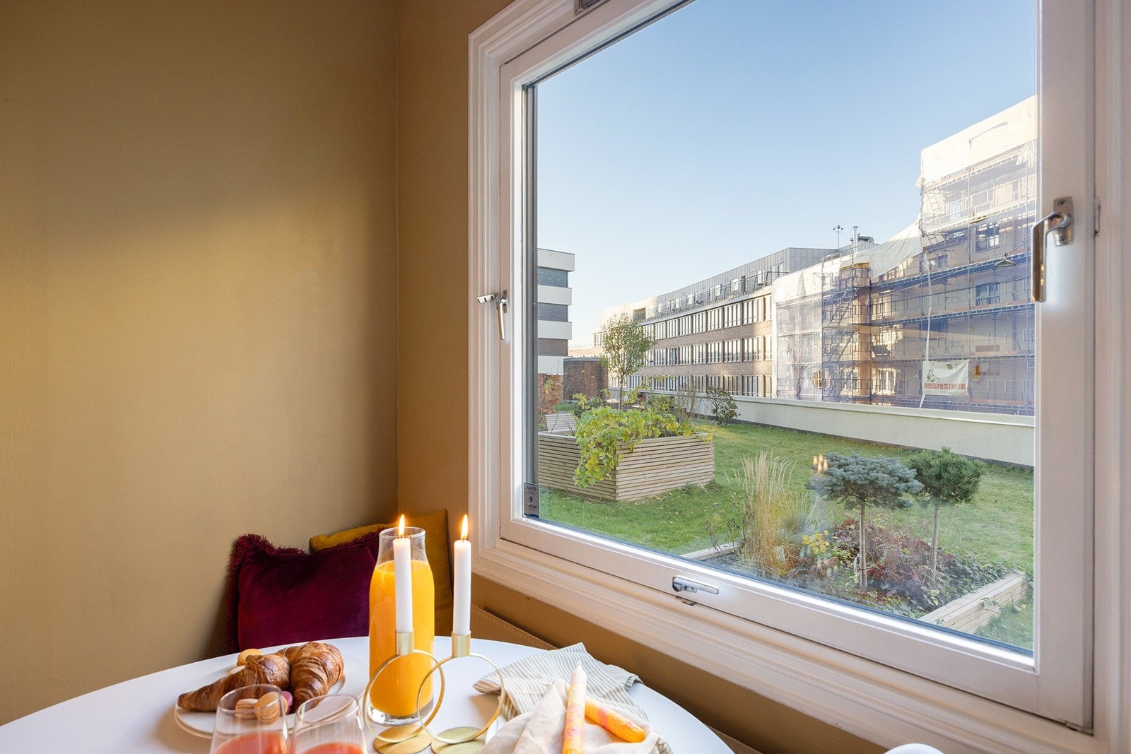 Fint utsyn fra kjøkkenvindu. Galleribilde