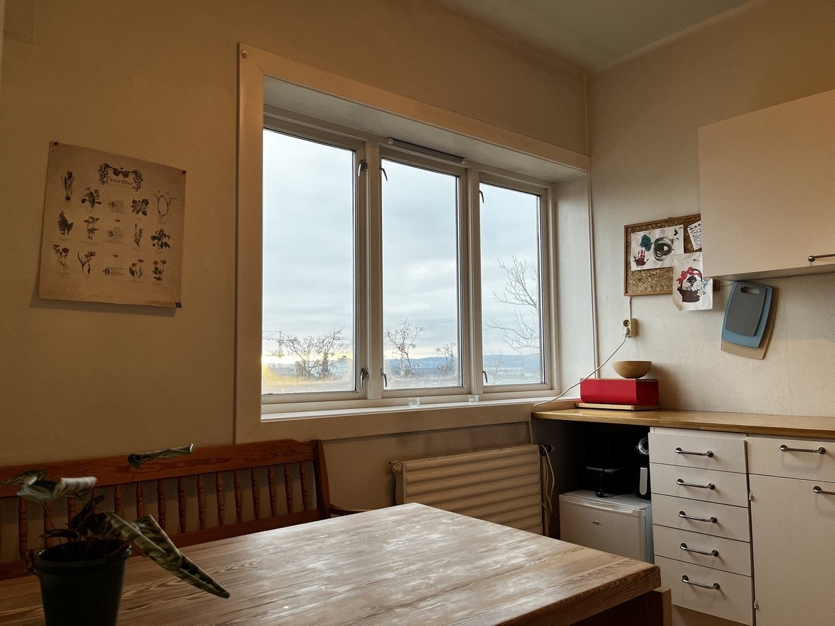 Spisebord som kan gjørs større Galleribilde