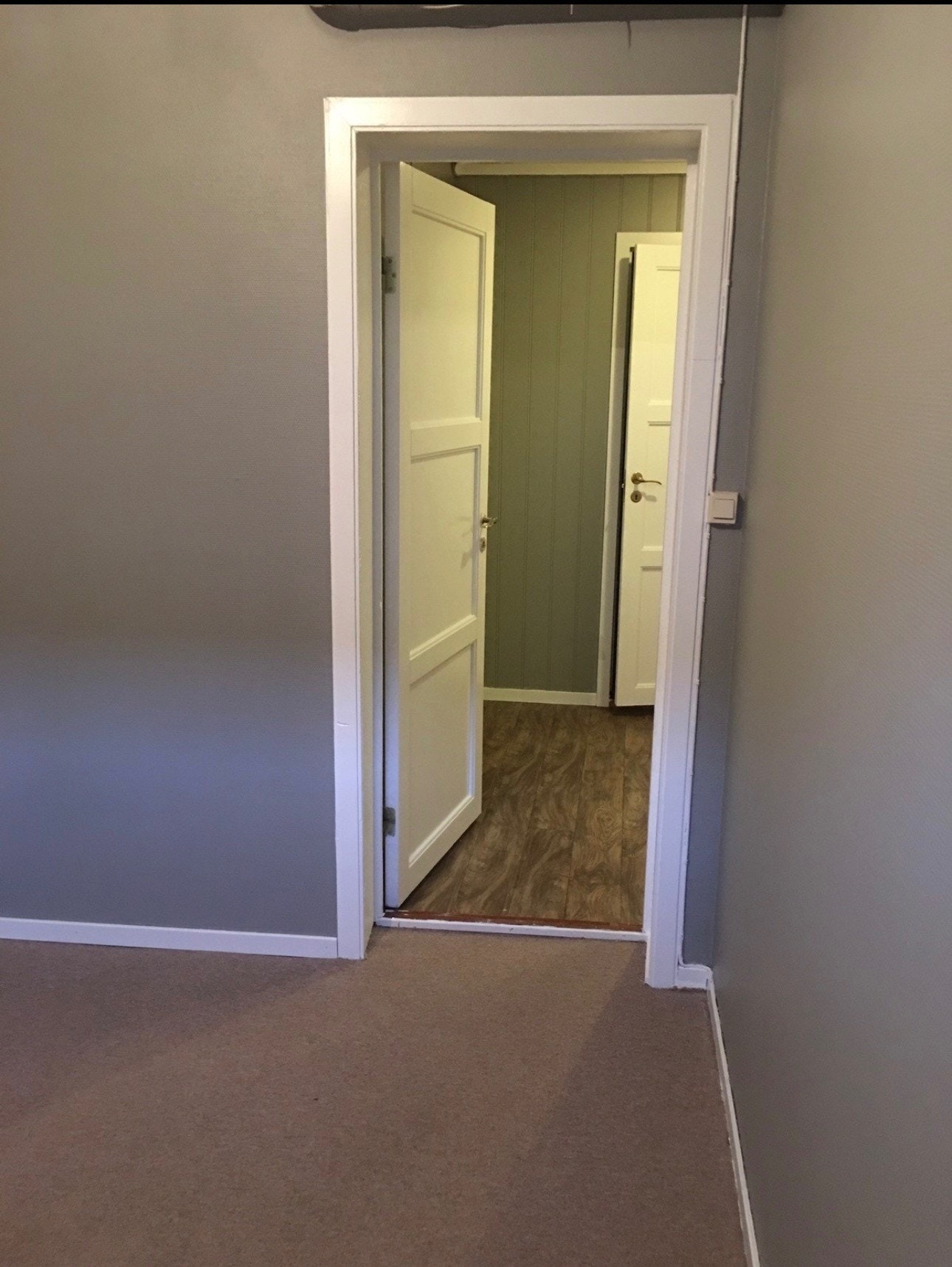 Soverom mot bad. Galleribilde