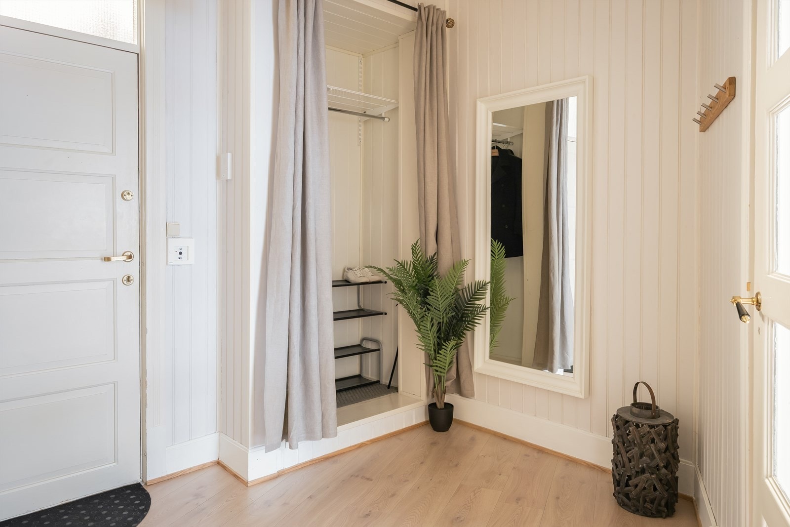 Trivelig separat entré på 9,5 m². Galleribilde