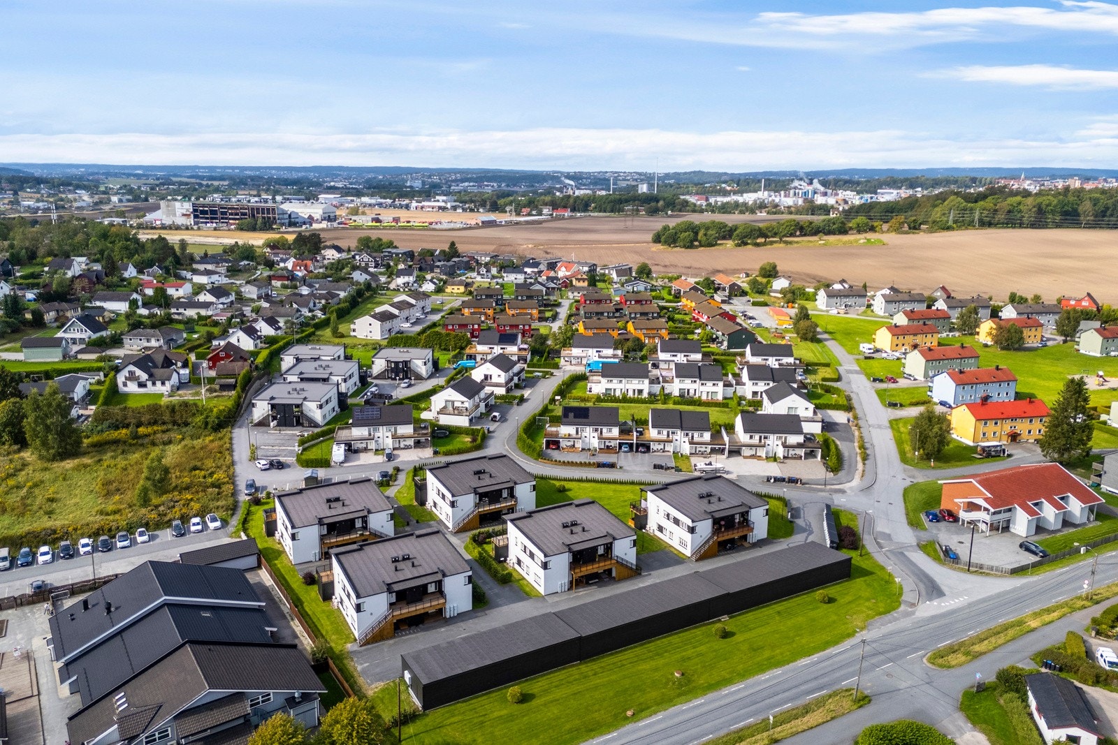 Dronefoto over området Galleribilde