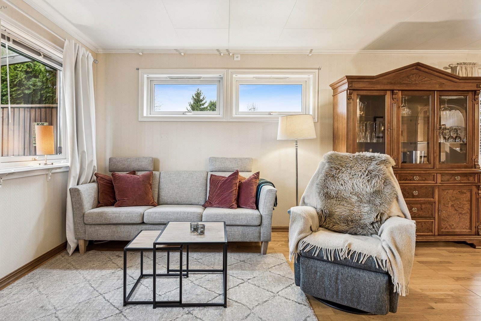 Også her er det god plass til en komfortabel sittegruppe. Galleribilde