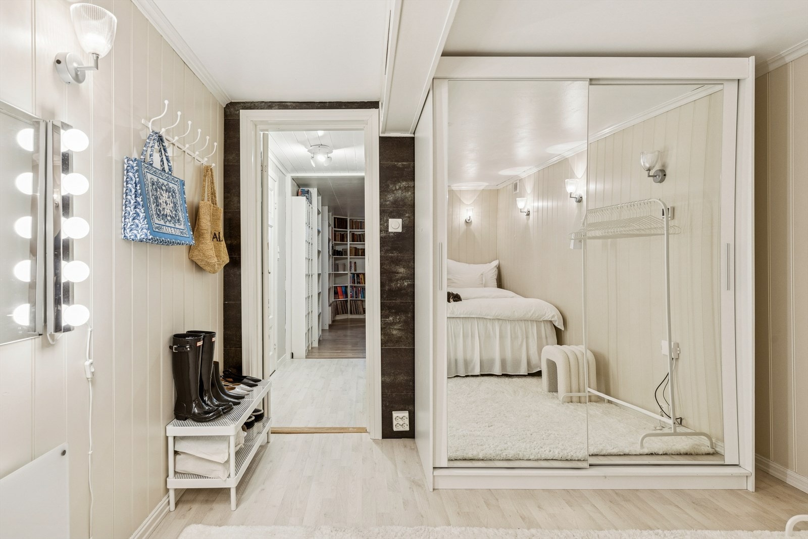 Her er det gode muligheter for ekstra oppbevaring. Galleribilde