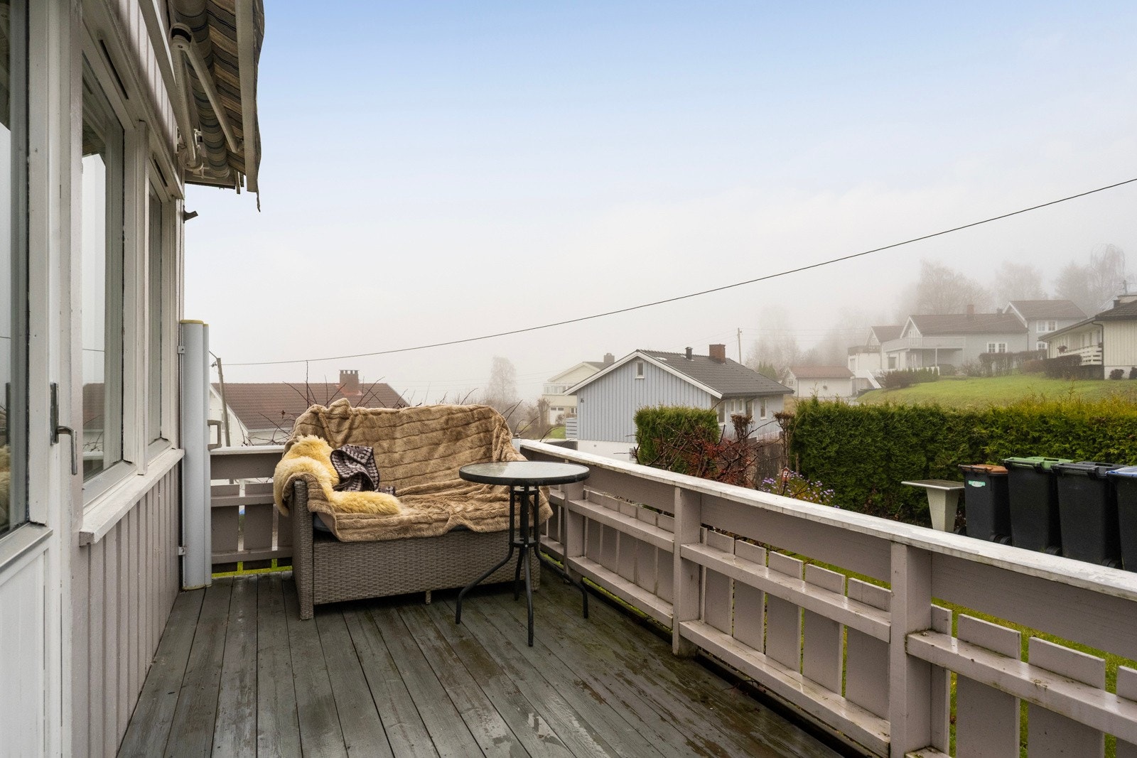 Åpen terrasse med utgang fra vinterhagen Galleribilde