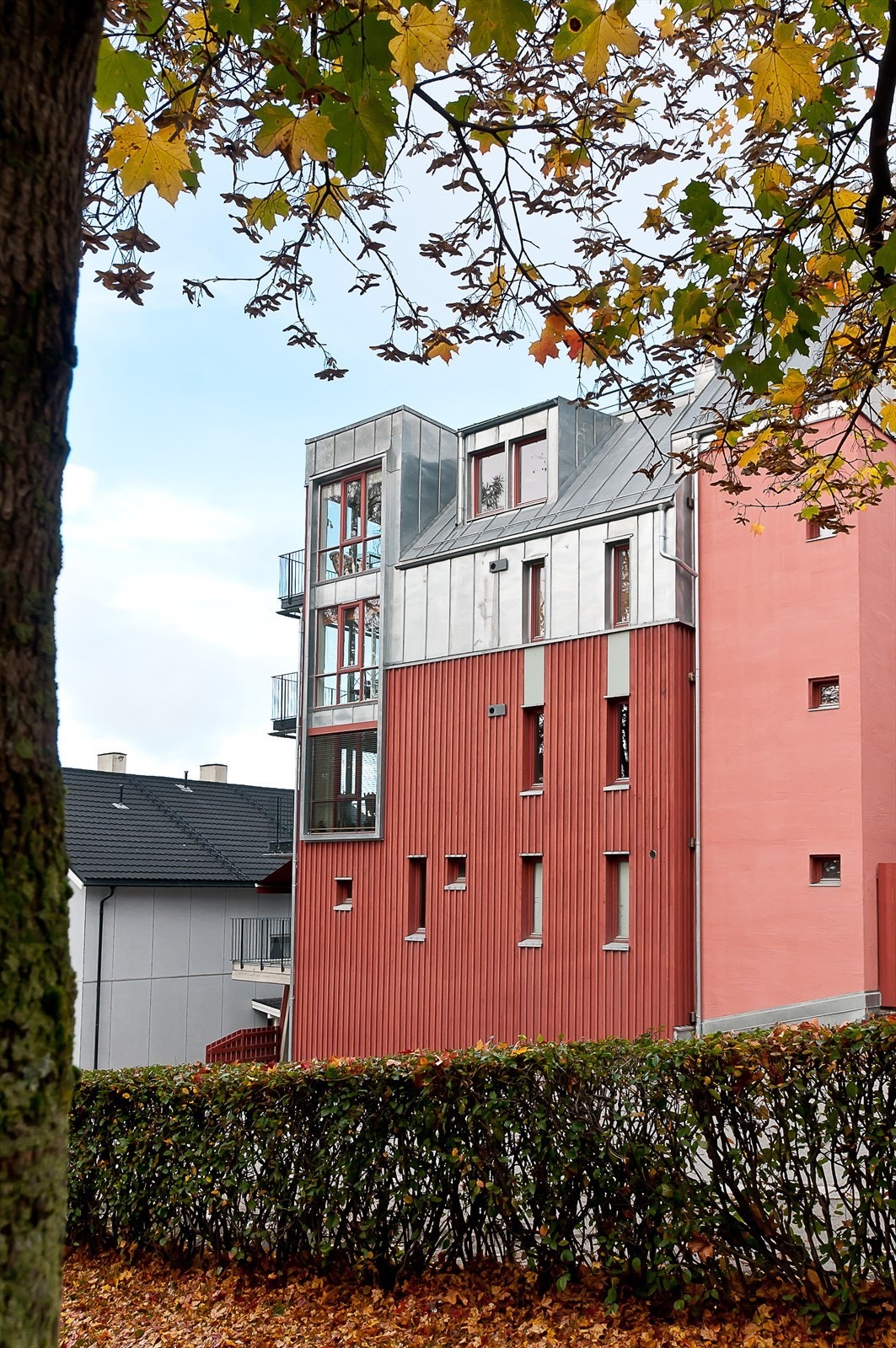 Beliggenheten er sentral, midt i Lillehammer sentrum. Galleribilde