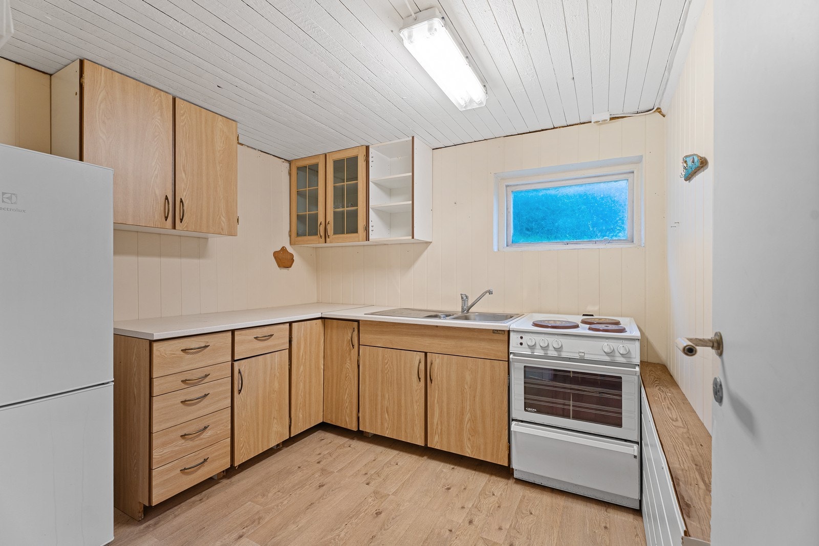 Kjøkken i kjeller (ikke godkjent til varig opphold) Galleribilde