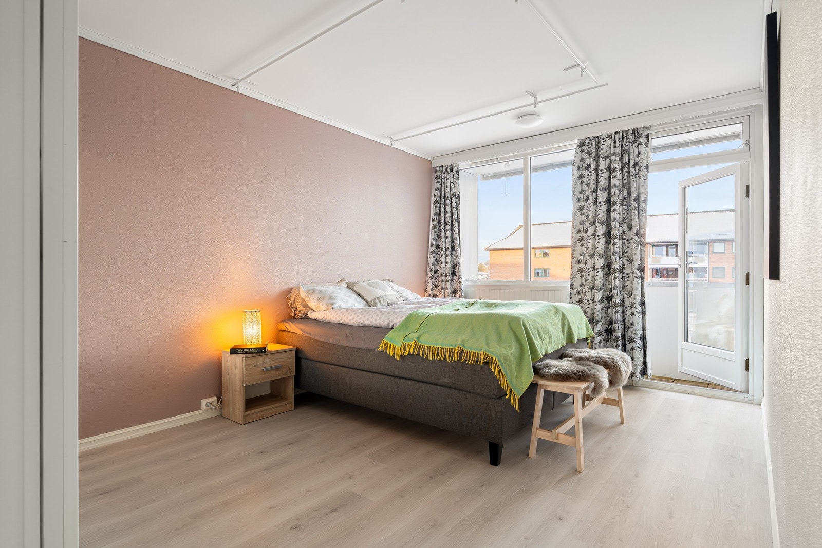 Pent og romslig hovedsoverom på 14,5 m². Galleribilde