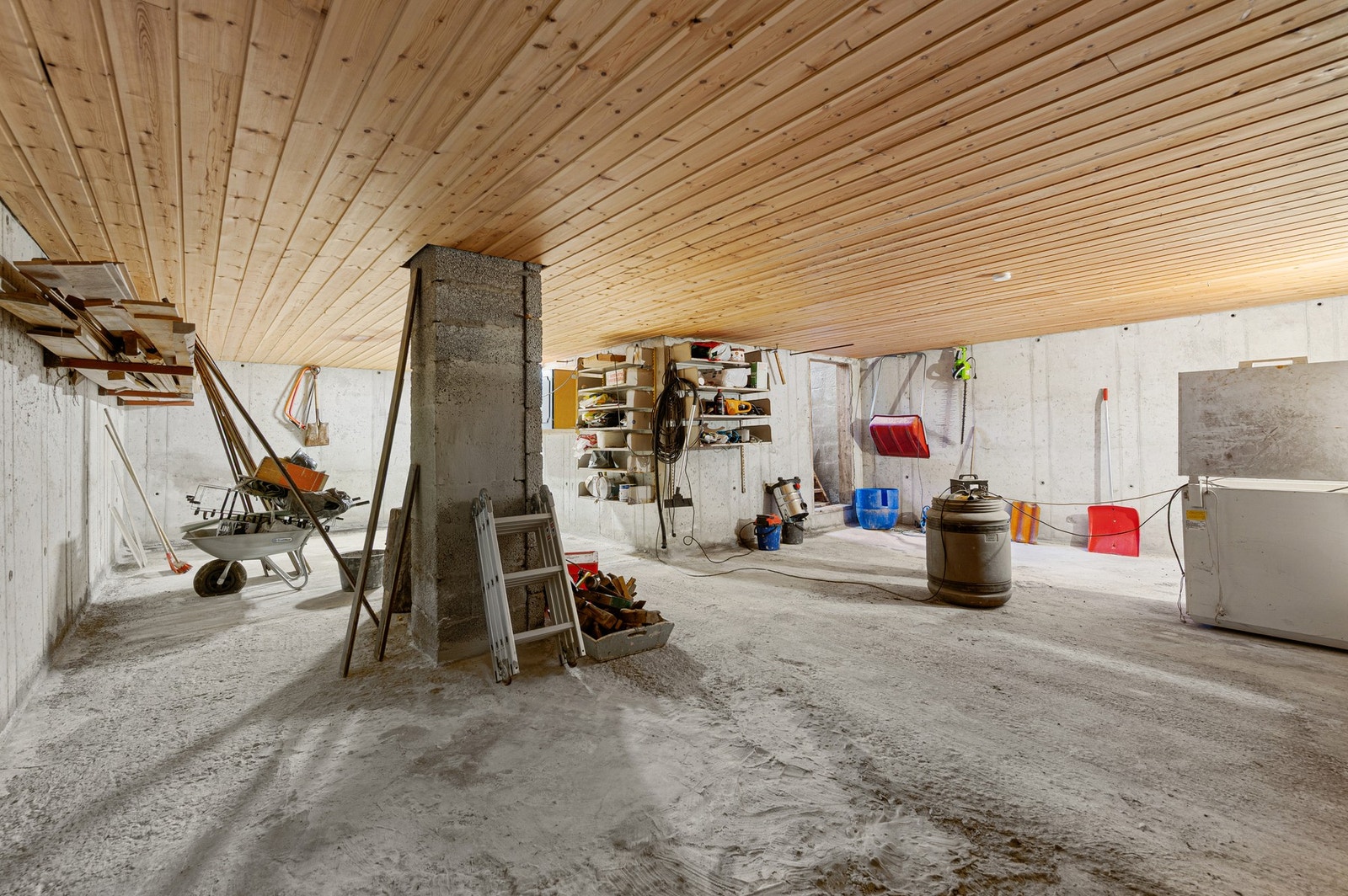 Kjelleren har primært blitt brukt til oppbevaring. Galleribilde