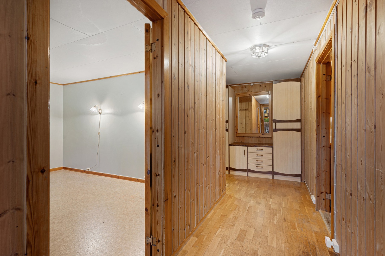 Boligen har 3 gode soverom etter dagens planløsning. Galleribilde