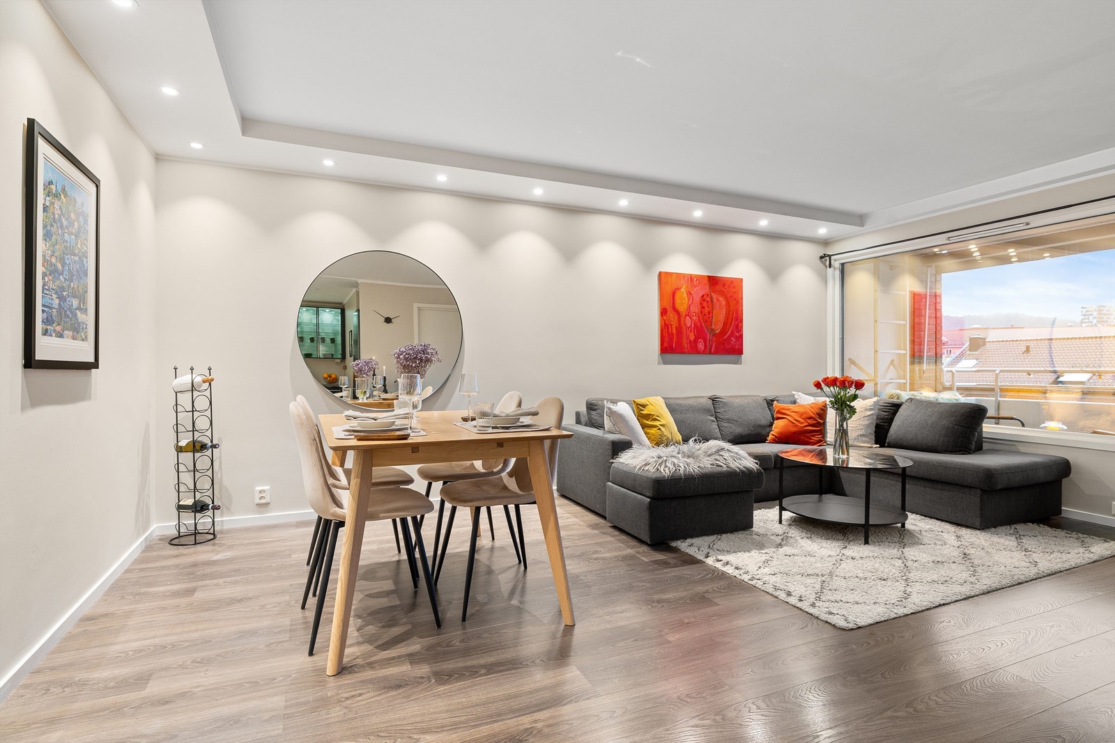 Breigata 7 har en god og sentral beliggenhet på Tøyen, med umiddelbar nærhet til både parker og Barcode, samt alt Grønland og Tøyen har å by på! Galleribilde