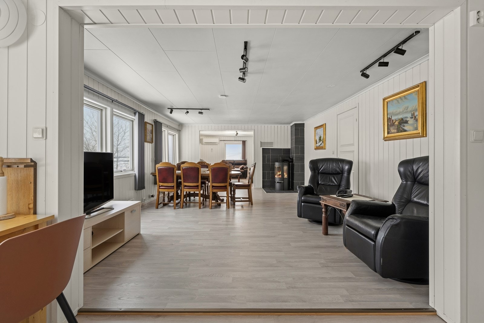 Spisestue, familiens samlingspunkt. Galleribilde