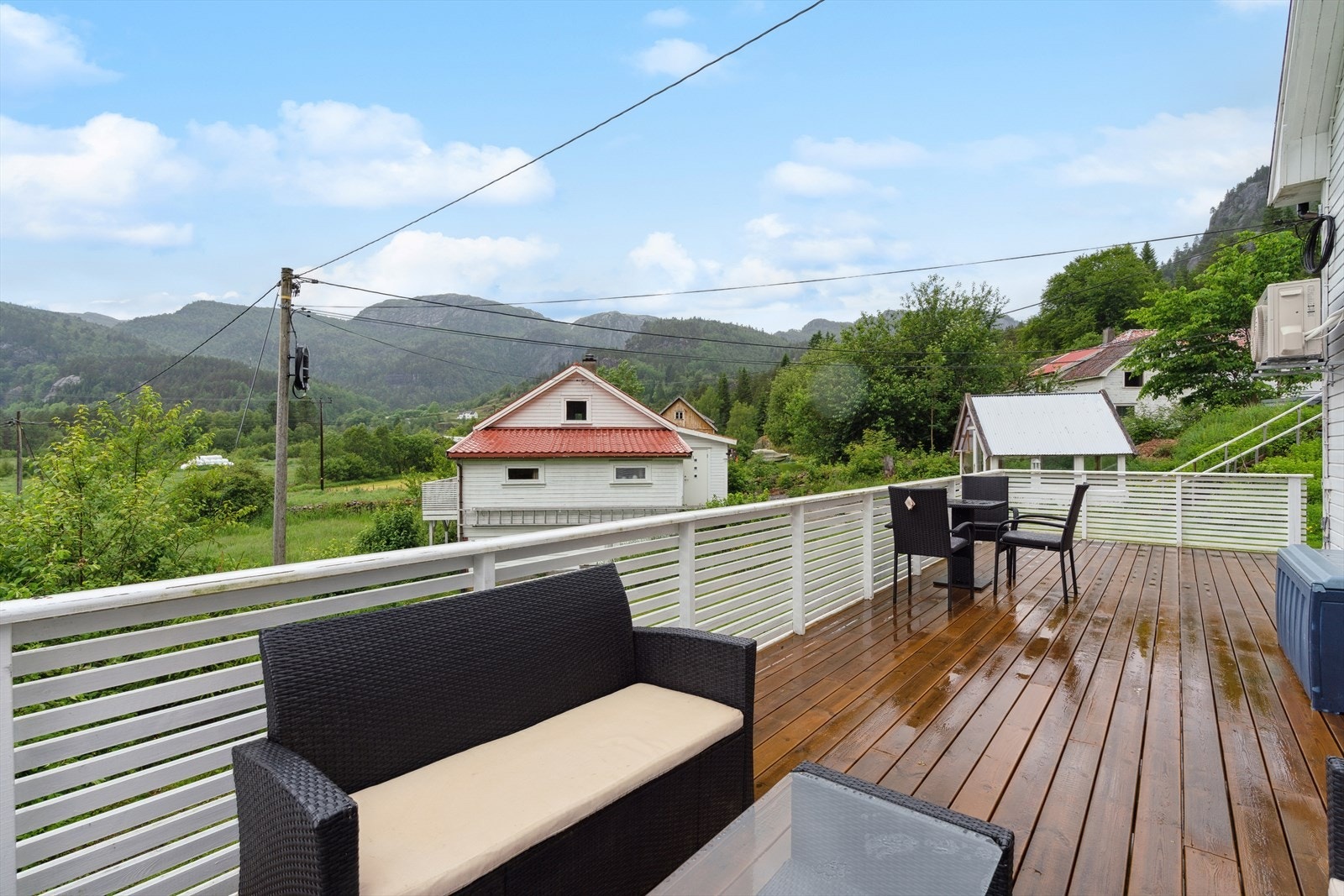 Her kan du invitere gjester, familie og venner - Nyte livet utendørs. Galleribilde