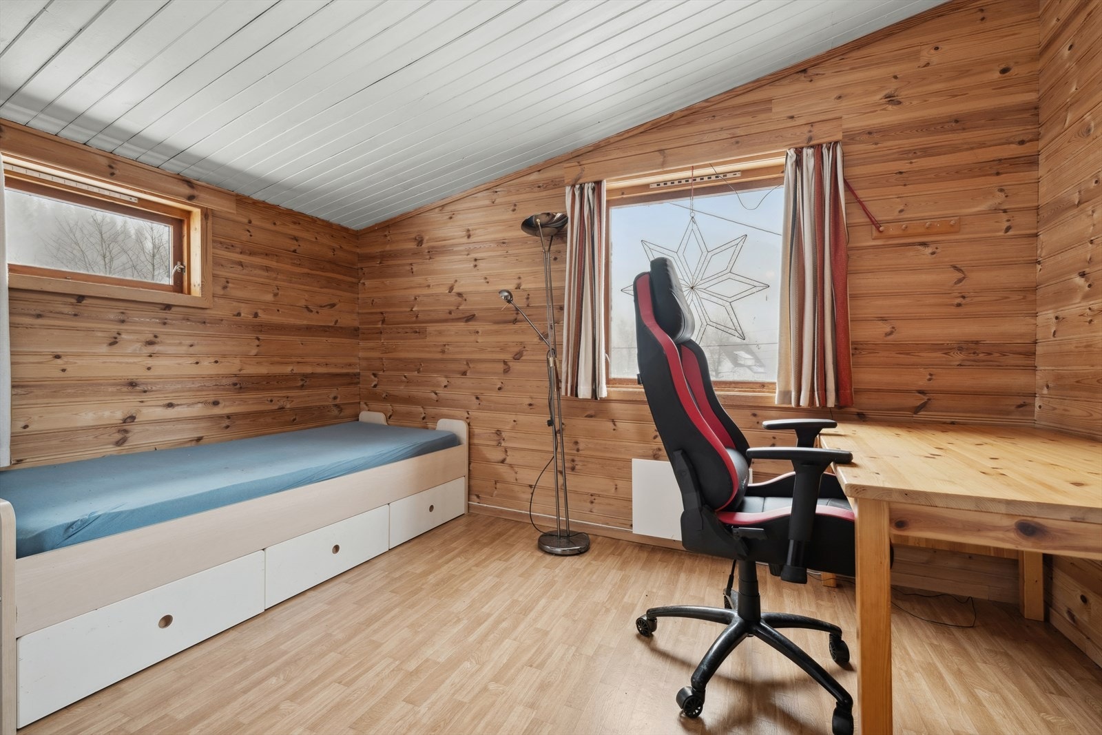 Etasjen har 2 soverom. Galleribilde