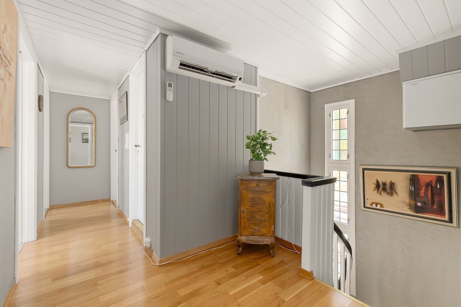 Fra hallen i 2.etg er det adkomst til alle etasjens rom Galleribilde