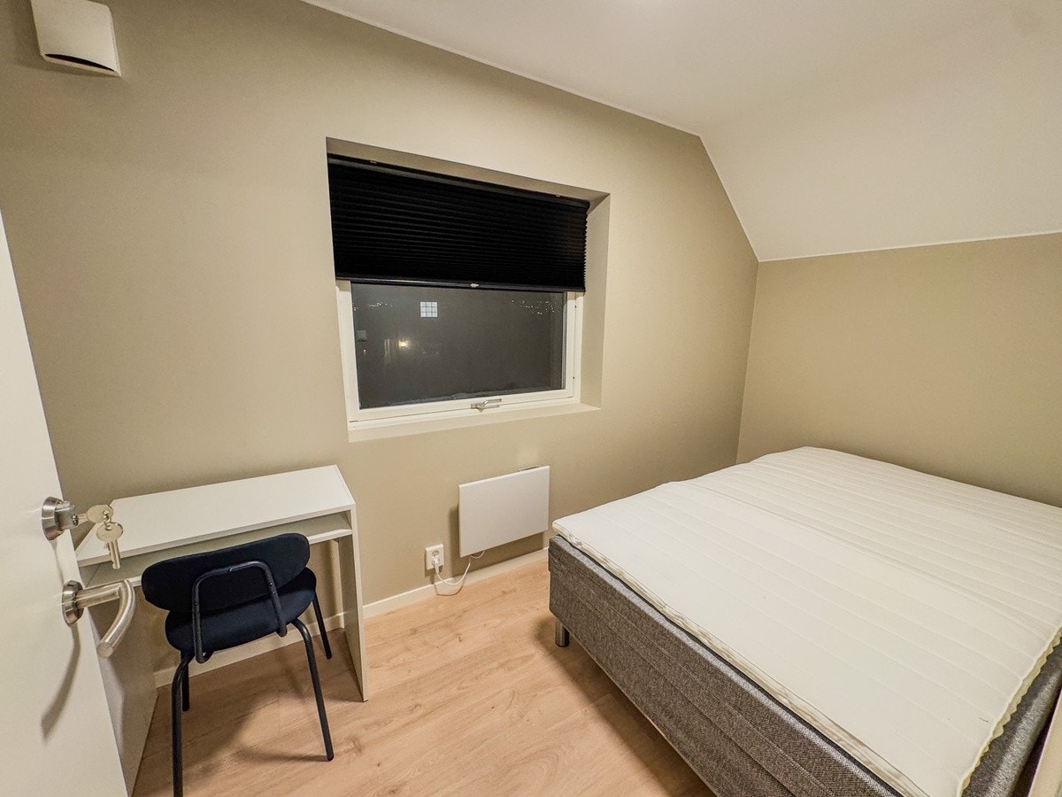 Soverom 2: 120 seng Galleribilde