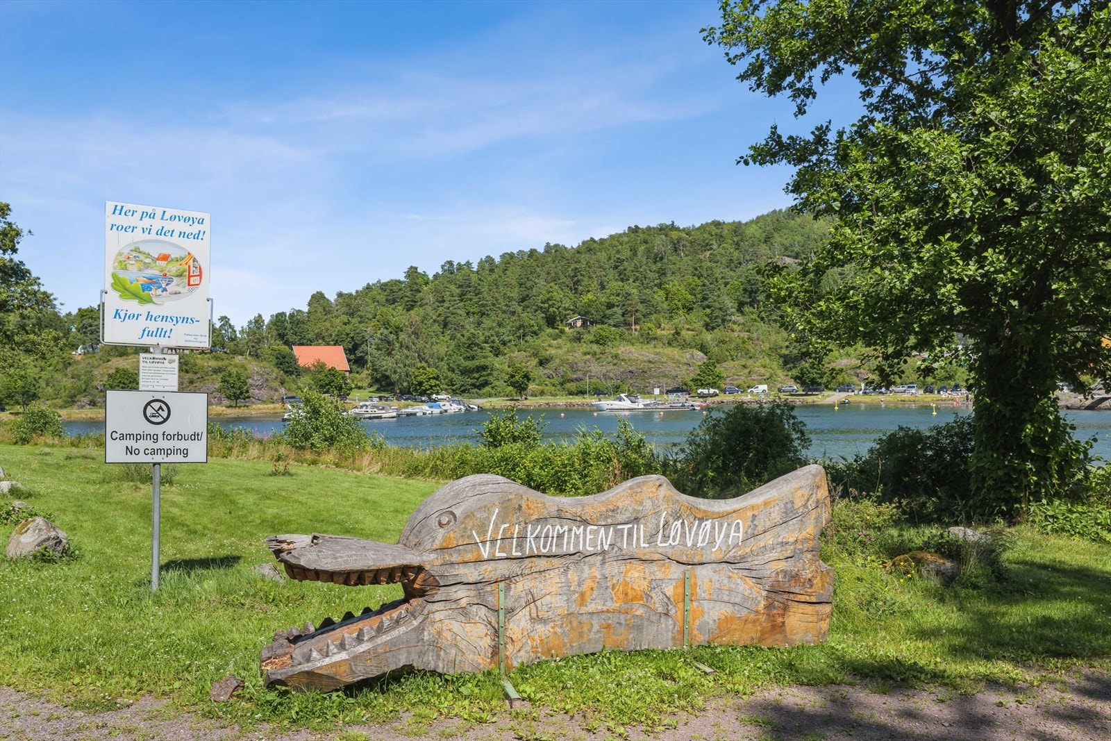Velkomstskilt gir en innbydende følelse ved ankomst. Galleribilde
