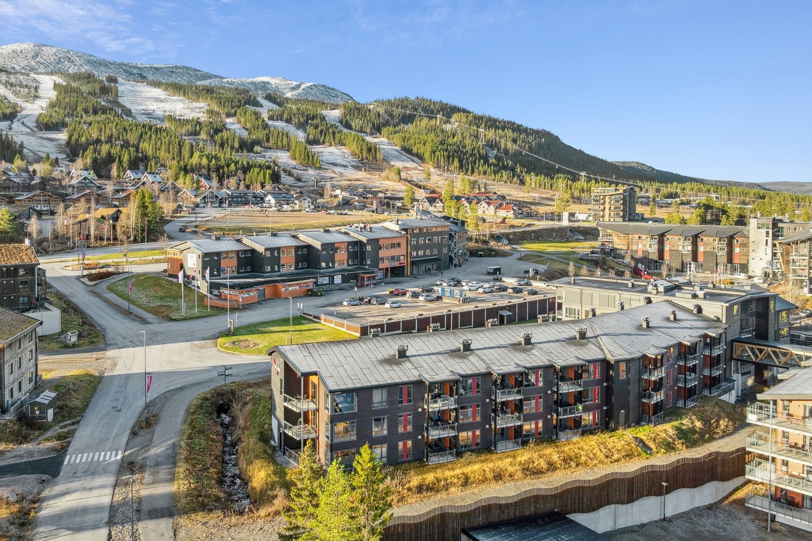 Dagligvarehandelen gjøres enkelt på Nærbutikken Trysilfjellet, kun et par minutters gange unna. Galleribilde
