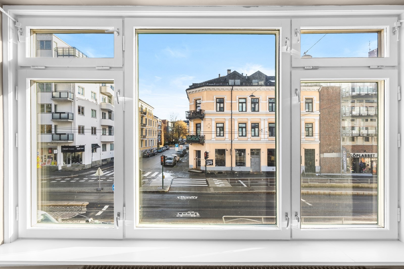 Leiligheten vender både ut mot Kirkeveien, men også ut mot Maries gate. Galleribilde
