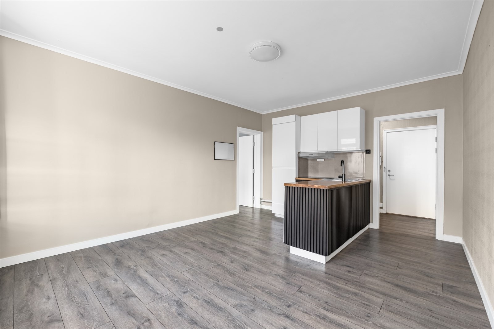 Det er vannbåren varme oh heis. Galleribilde