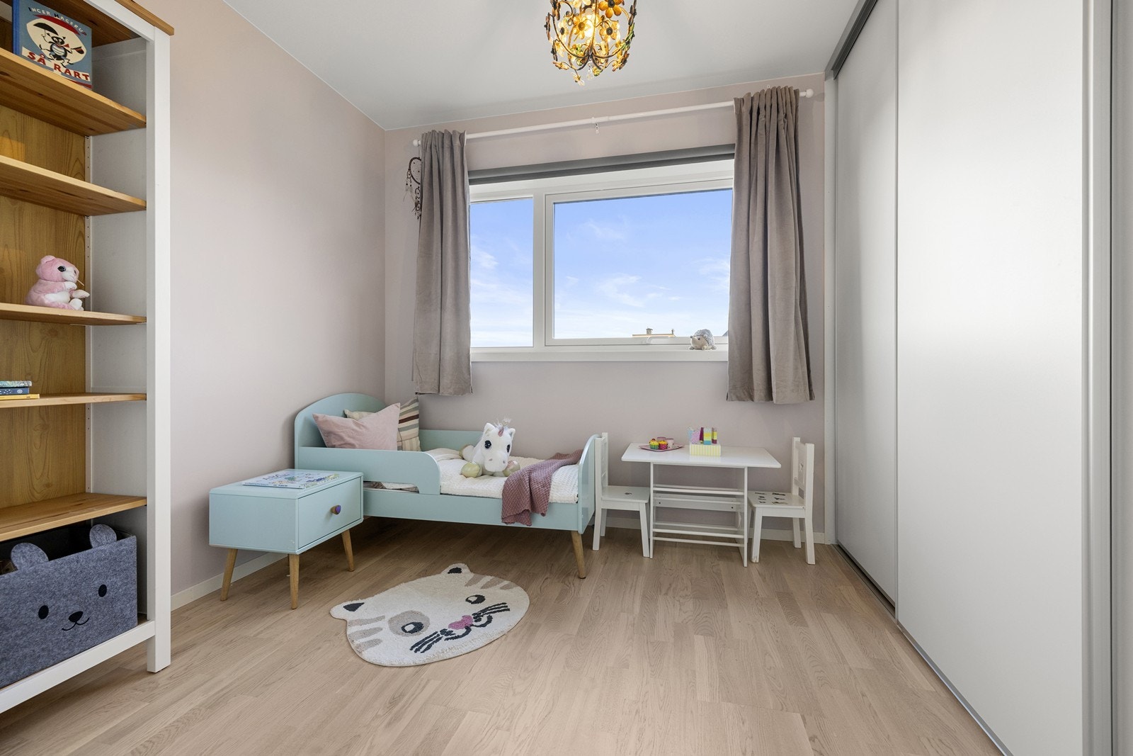 Det tredje soverommet er også benyttet som barnerom, men har mange bruksmuligheter. Galleribilde