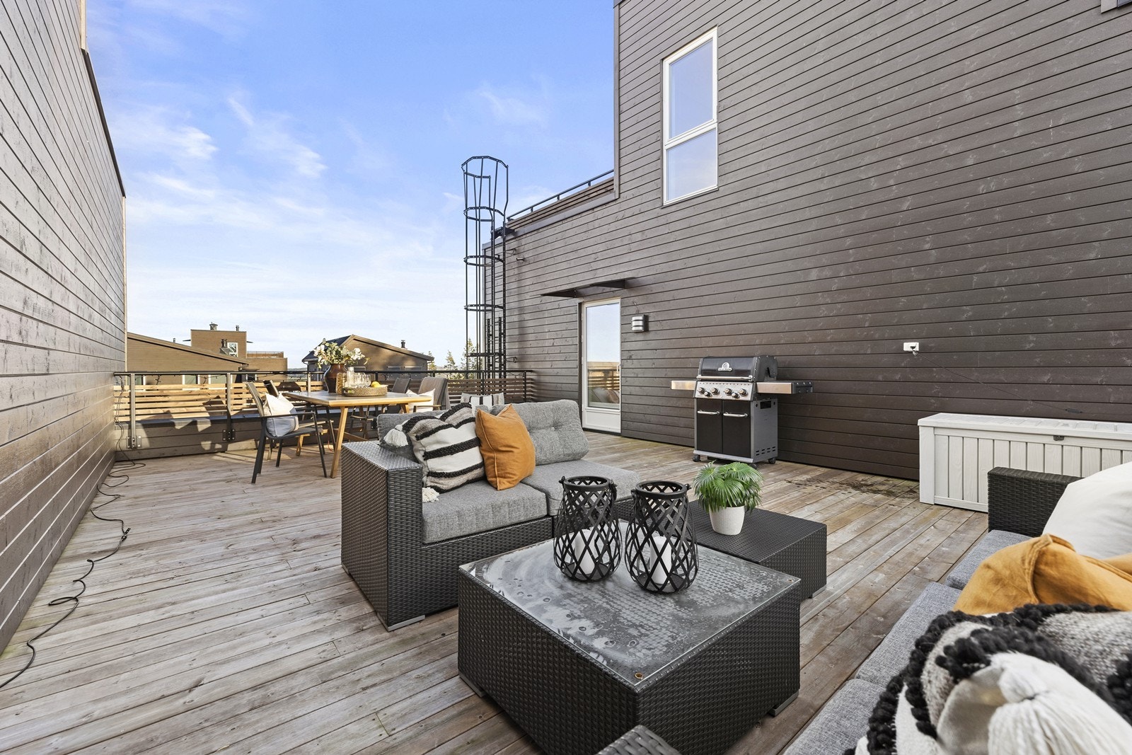 I andre etasje finner du en svært romslig terrasse på hele 44 m². Galleribilde