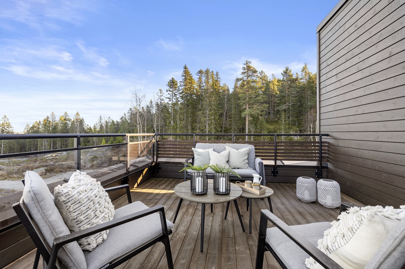 Takterrasse tilgjengelig fra stue i 3. etasje. Galleribilde